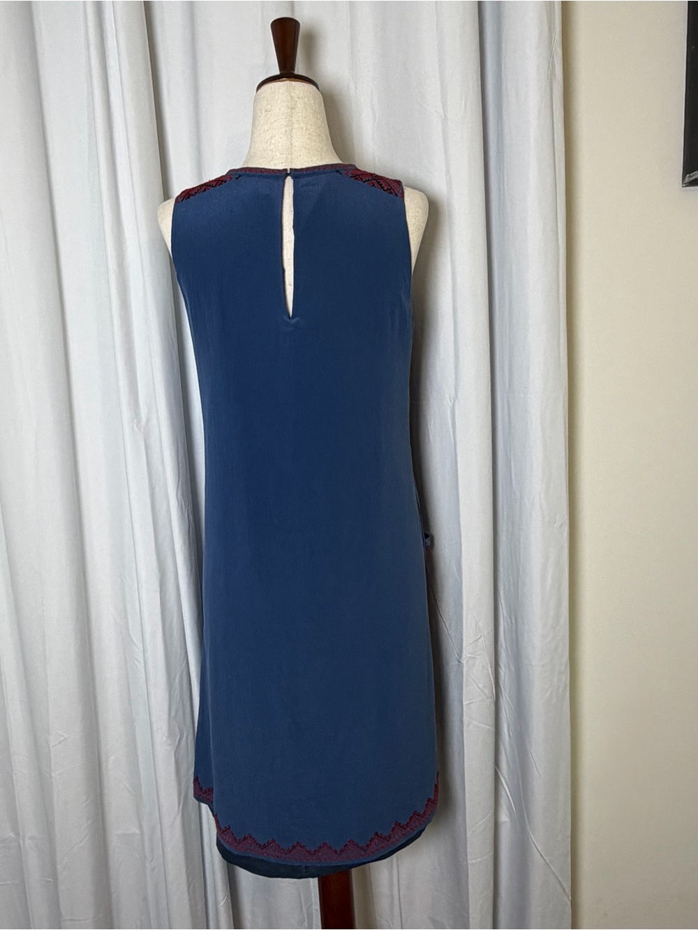 Madewell 100% Silk Embroidered Shift Dress Small Blue Sleeveless Pockets - Picture 4 of 14